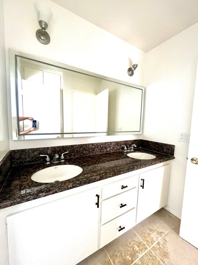 243 W El Portal in San Clemente, CA - Building Photo - Building Photo