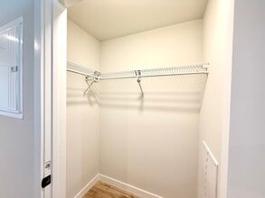 536 SW 3rd St, Unit S12 in Miami, FL - Building Photo - Building Photo