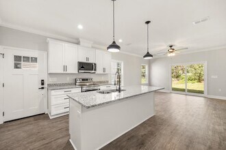 1460 Willow Bend Way in Tallahassee, FL - Building Photo - Building Photo
