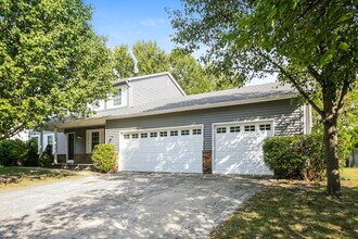 8842 Ginnylock Dr in Indianapolis, IN - Building Photo - Building Photo