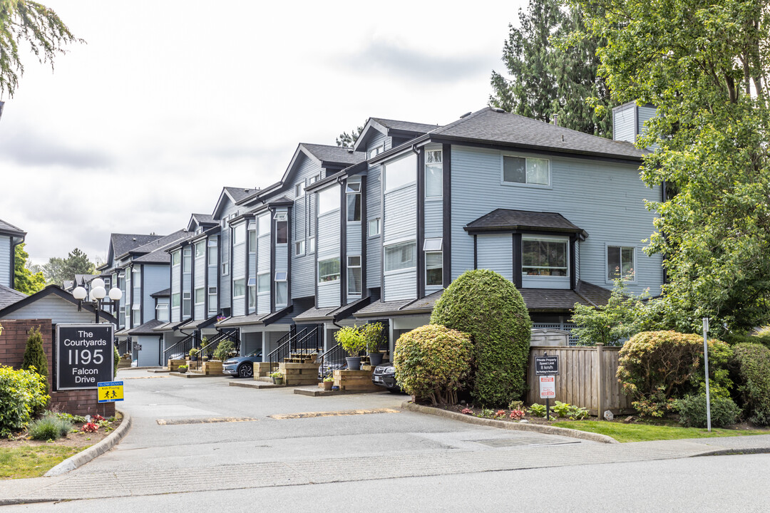 1195 Falcoln Dr in Coquitlam, BC - Building Photo