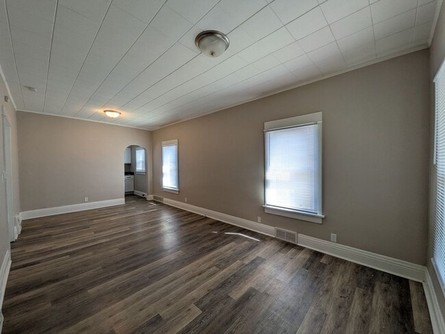 2634 E Walnut St in Des Moines, IA - Building Photo - Building Photo