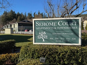Sehome Court Apartments in Bellingham, WA - Building Photo - Building Photo