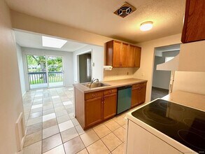 9 Cinnamon Spring in South Windsor, CT - Building Photo - Building Photo