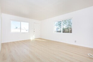 3745-3747 Cherokee Ave in San Diego, CA - Building Photo