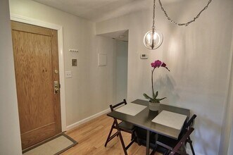 1407 Commonwealth Ave, Unit 301 in Brighton, MA - Building Photo - Building Photo