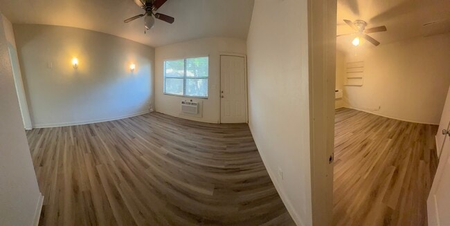 1102 Sunset Point Rd in Clearwater, FL - Building Photo - Building Photo