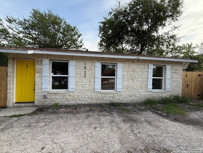 property at 1927 W Mayfield Blvd