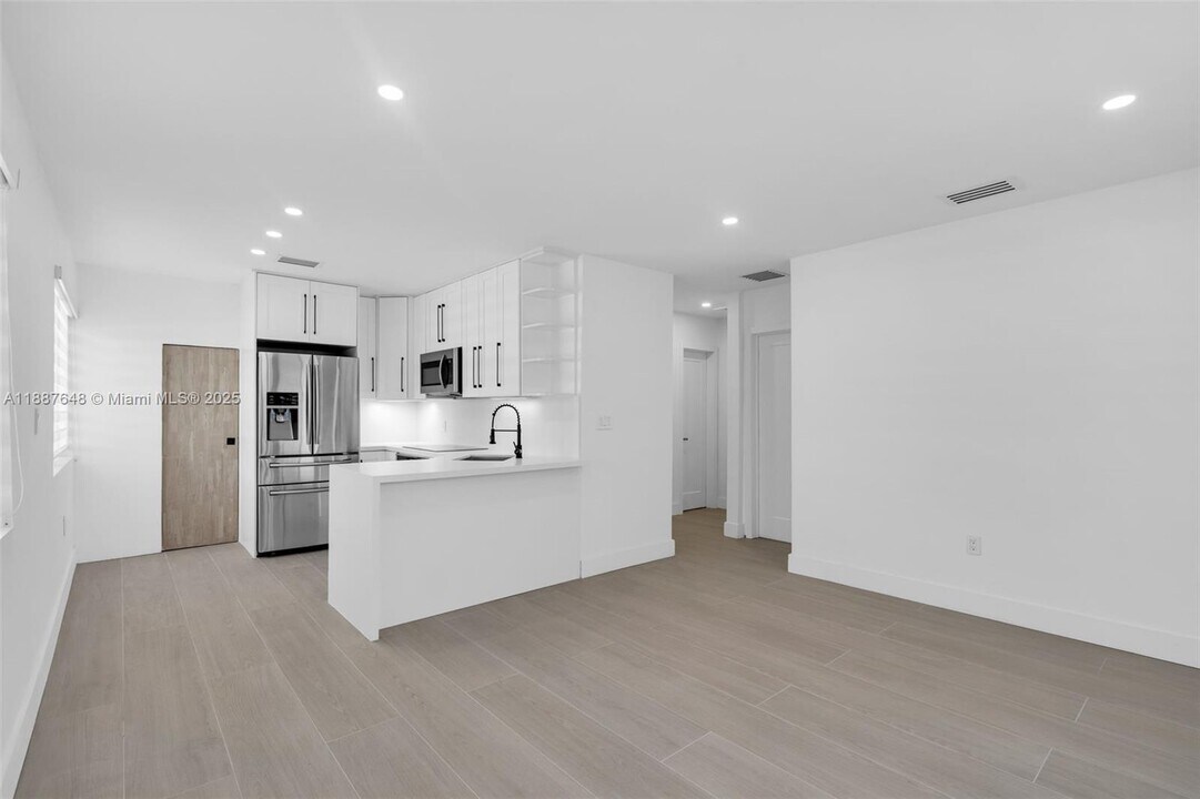 1293 SW 22nd Ave in Miami, FL - Building Photo