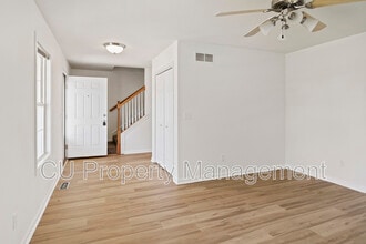 819 Bluegrass Ln in Champaign, IL - Building Photo - Building Photo