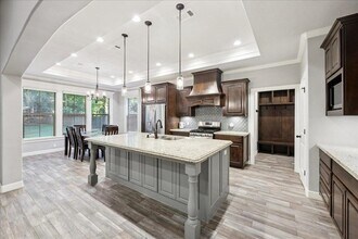 10460 Jordan Ave in Beaumont, TX - Building Photo - Building Photo
