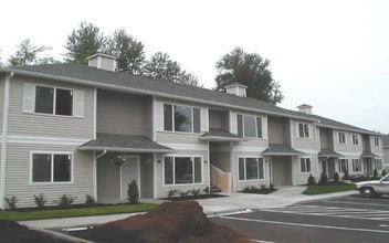 Emerald Court in Puyallup, WA - Building Photo - Building Photo