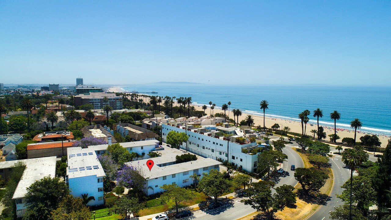 140 San Vicente Blvd, Unit A in Santa Monica, CA - Building Photo