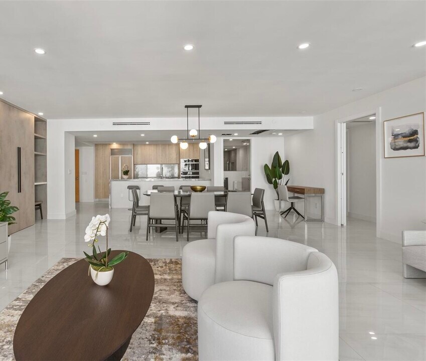 1500 Ocean Dr, Unit 1003 in Miami Beach, FL - Foto de edificio
