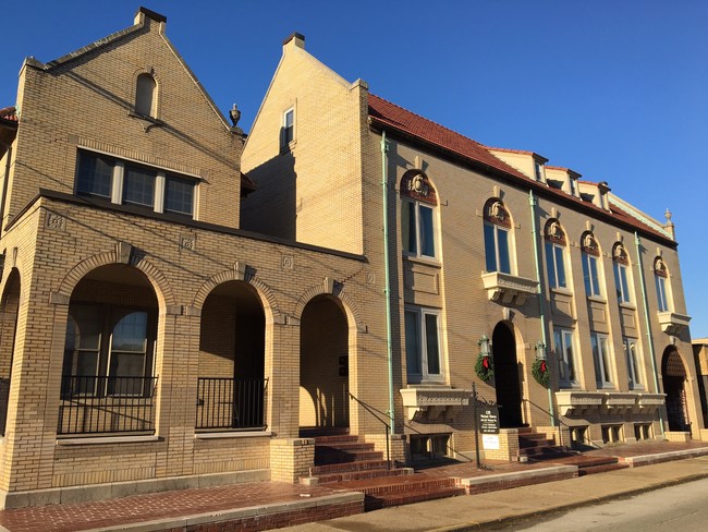 Walnut House Apartments in Evansville, IN - Building Photo - Building Photo