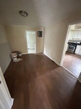 102 White Ave in Hogansville, GA - Building Photo - Building Photo