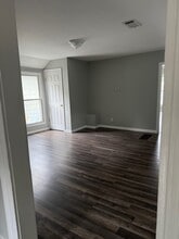 821 Ottawa St, Unit Upstairs in Leavenworth, KS - Foto de edificio - Building Photo