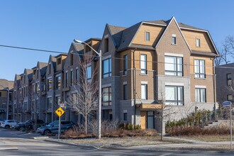 Winlock Towns in Toronto, ON - Building Photo - Building Photo