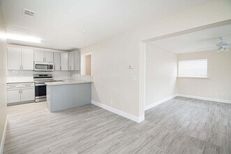 1783 Wheeler Rd in North Palm Beach, FL - Building Photo - Building Photo