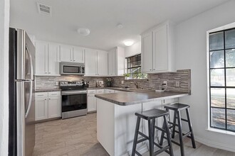 2110 Overbrook Dr in Arlington, TX - Building Photo - Building Photo
