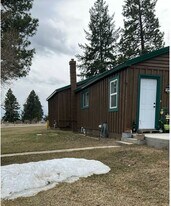 228 Sweathouse Creek Rd in Victor, MT - Building Photo