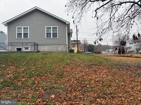 6409 63rd Pl in East Riverdale, MD - Building Photo