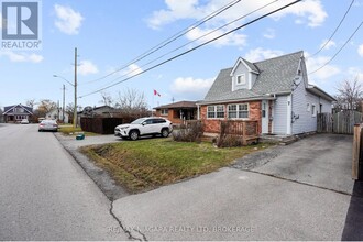 7 Bloomfield Ave in St Catharines, ON - Building Photo - Building Photo