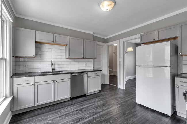 36 Callodine Ave, Unit 2