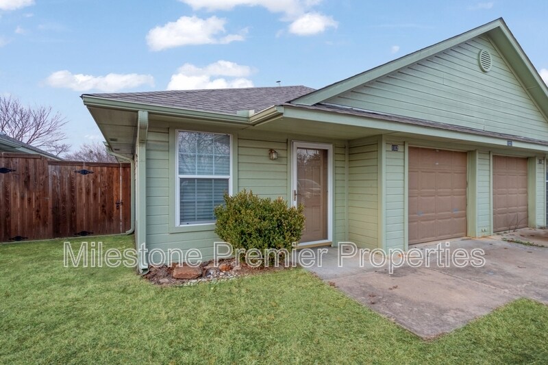 1021 Rice St in Denison, TX - Building Photo