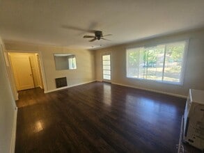 571 Clover Dr in Upper Lake, CA - Building Photo - Building Photo