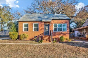 809 Anarine Rd in Fayetteville, NC - Building Photo