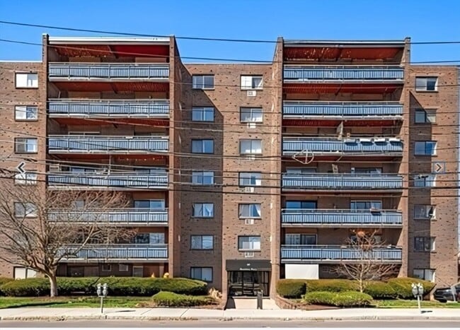 property at 32 Whites Ave