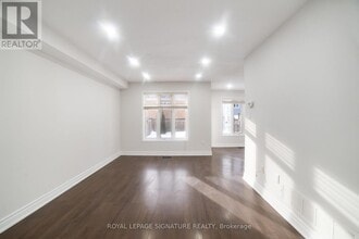 36 Eastport Dr in Toronto, ON - Building Photo - Building Photo