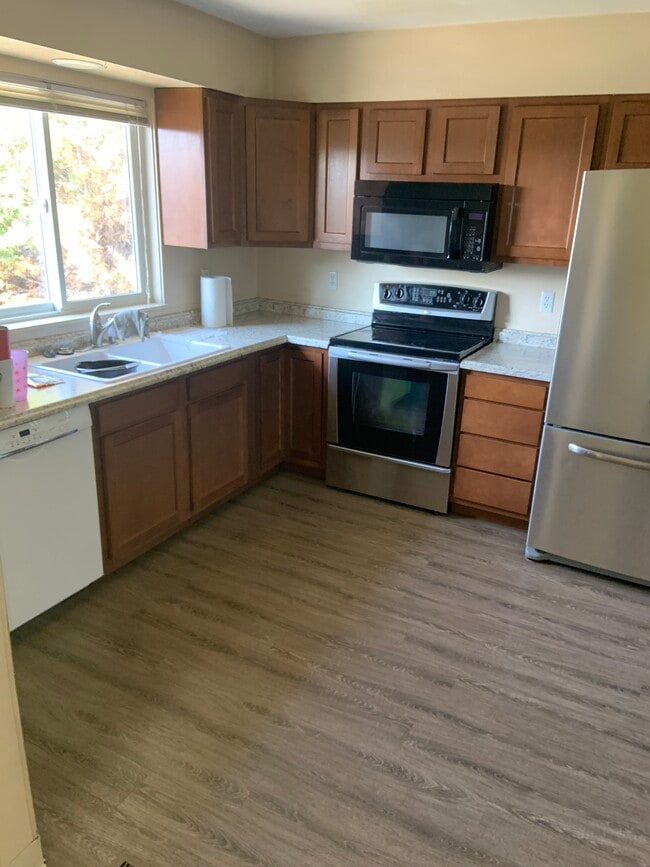 property at 2021 Canyon Dr