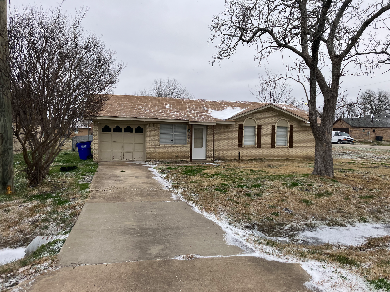 606 E Broad St in Forney, TX - Building Photo