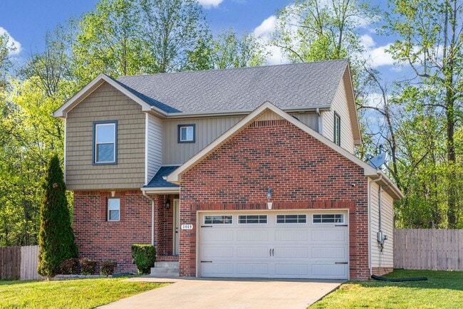 3469 Bradfield Dr in Clarksville, TN - Building Photo - Building Photo