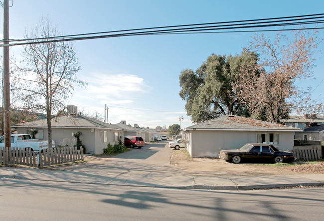 1821 Central Ave in Ceres, CA - Foto de edificio - Building Photo