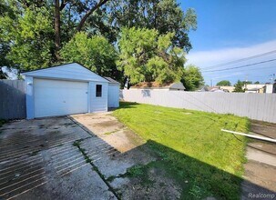 1761 E Milton Ave in Hazel Park, MI - Building Photo - Building Photo