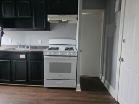 211 Maryland Ave in Wilmington, DE - Building Photo