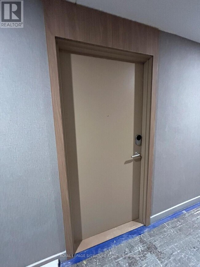 1 Quarrington Lane in North York, ON - Building Photo - Building Photo