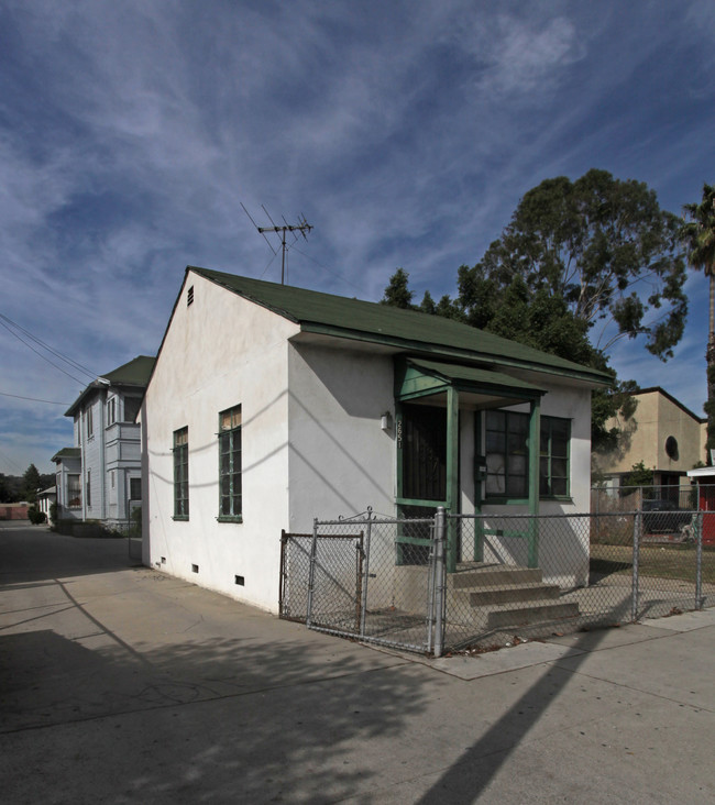 2651-2655 Pasadena Ave in Los Angeles, CA - Building Photo - Building Photo