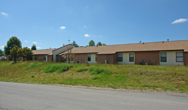 Pineknoll Apartment in Oak Hill, WV - Building Photo - Building Photo