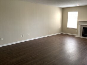 1404 Round Lake Rd in Greenwood, IN - Building Photo - Building Photo