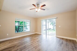 2366 Tealwood Circle in Tavares, FL - Building Photo - Building Photo