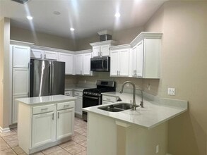 138 Littleton Cir in DeLand, FL - Foto de edificio - Building Photo