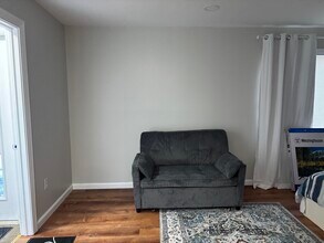 1692 Central Ave, Unit 103 in Albany, NY - Foto de edificio - Building Photo