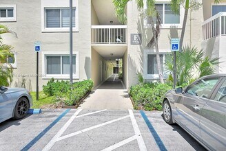7720 Camino Real in Miami, FL - Building Photo - Building Photo