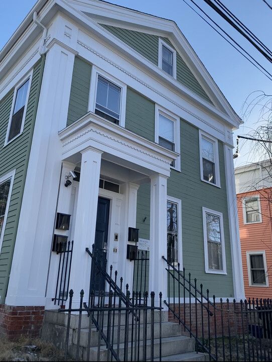 45 Tilley St in New London, CT - Building Photo