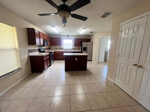 1209 SW Idol Ave in Port St. Lucie, FL - Building Photo - Building Photo