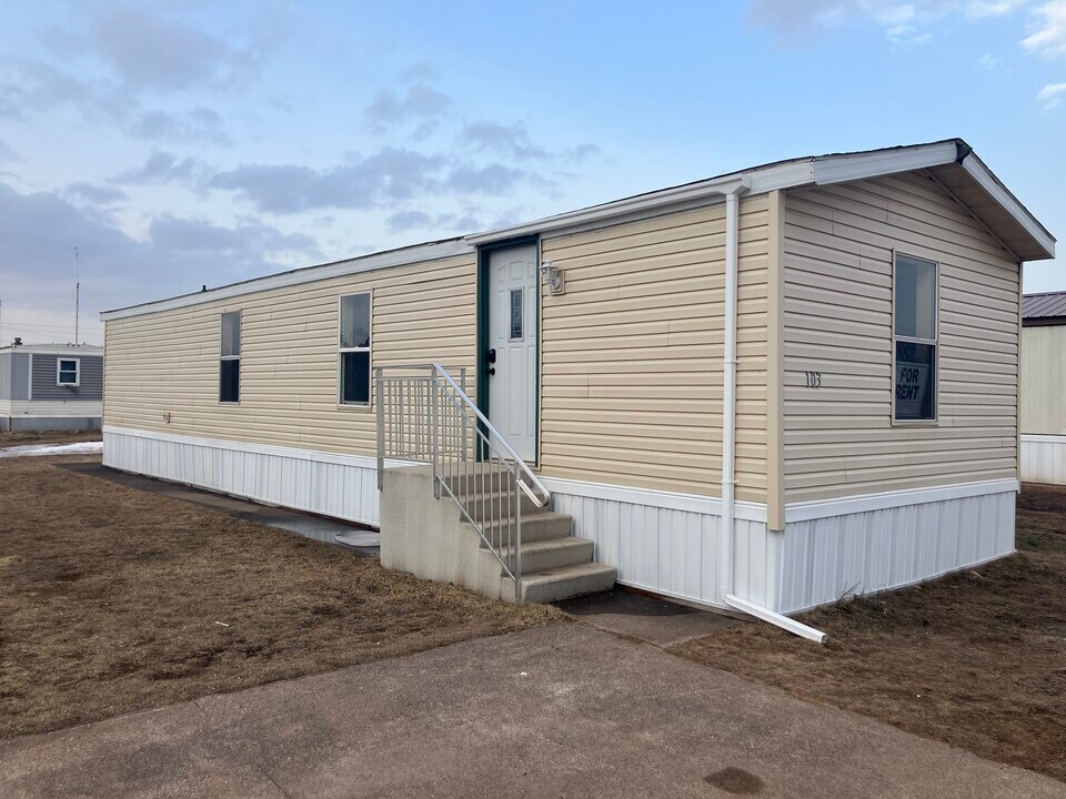55 E Riling St in Gwinn, MI - Building Photo